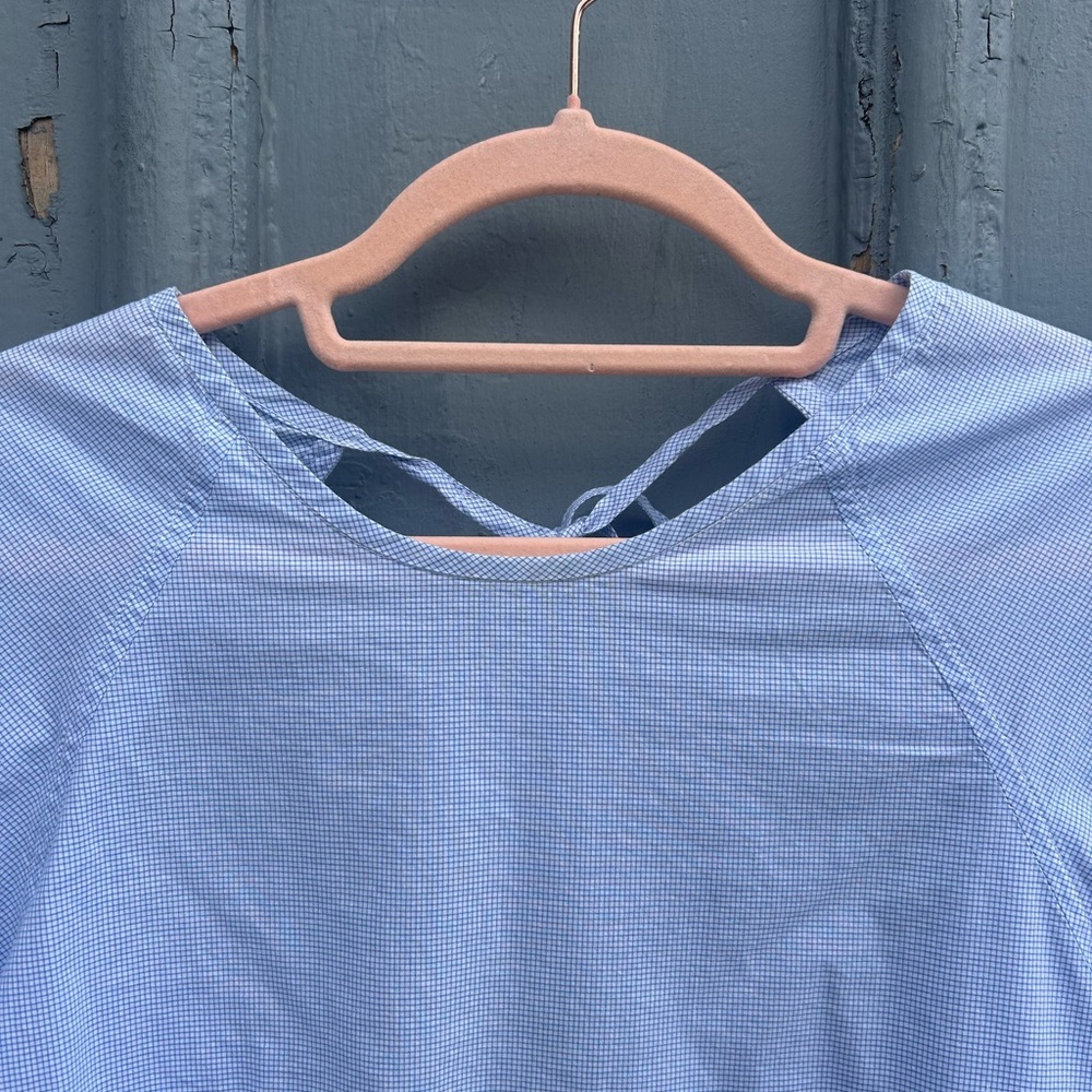 Everlane Windowpane Check Circle Open Back Blouse, size 8 - Picture 4 of 9